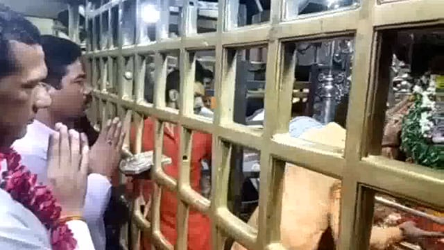 मध्य प्रदेश के खादी ग्राम उधोग कैबिनेट मंत्री जितेंद्र लिटौरिया ने किया मां विंध्यवासिनी का दर्शन पूजन