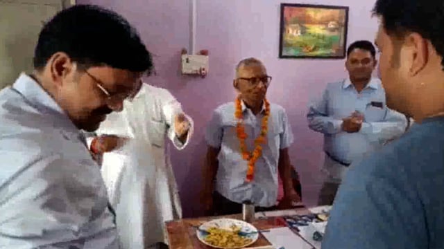 उत्तर प्रदेश उद्योग व्यापार मंडल के अध्यक्ष व पदाधिकारियों ने न्यू आदर्श शिक्षा निकेतन इंटर कॉलेज के प्रबंधक और प्रधानाच