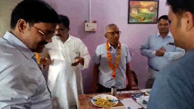 उत्तर प्रदेश उद्योग व्यापार मंडल के अध्यक्ष व पदाधिकारियों ने न्यू आदर्श शिक्षा निकेतन इंटर कॉलेज के प्रबंधक और प्रधानाच