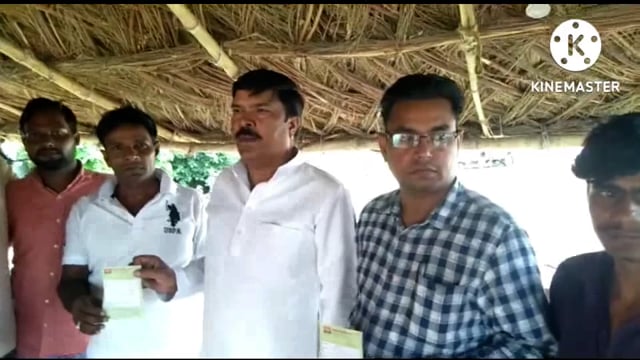 प्रदेश के पूर्व कारागार मंत्री राकेश कुमार वर्मा ने कस्बा बदोसराय में चलाया सपा का सदस्यता अभियान