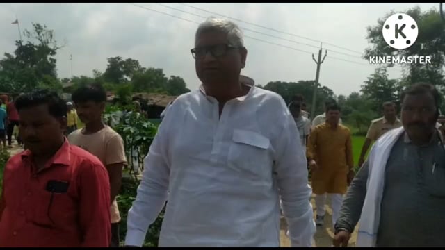 महकोला पहुंचकर दोहरे हत्याकांड मामले में परिजनों से जमालपुर और शेखपुरा के विधायक ने मुलाकात 