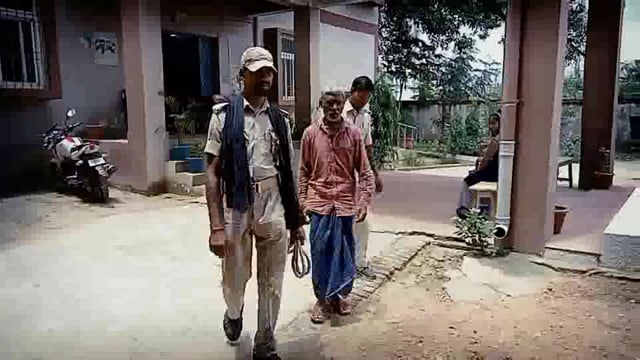 अमरपुर पुलिस ने गौरीपुर गांव से 10 लीटर देसी शराब के साथ एक व्यक्ति को किया गिरफ्तार