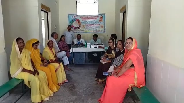 तरबगंज:बौरिहा के प्राथमिक स्वास्थ्य  केंद्र पर आयोजित मुख्यमंत्री जन आरोग्य मेले में 43 लोगों का पंजीकरण कर किया गया 