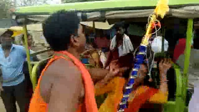 नालंदा से देवघर साथ नहीं जा रही थी कांवड़िए की पत्नी तो उसे बीच सड़क पर पीटा, VIDEO वायरल