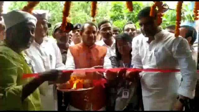 सांसद ने किया रेफरल अस्पताल में स्थापित आरओ प्लांट का उदघाटन,ग्रामीणों ने किया गर्मजोशी से सांसद का स्वागत