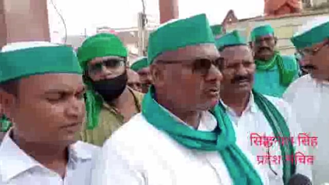 चुनार मिर्ज़ापुर: 15 सूत्री मांगों को लेकर प्रधानमंत्री संबोधित मांग पत्र को भारतीय किसान यूनियन ने थानाध्यक्ष को सौंपा