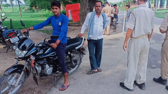 मिश्रौलिया पुलिस द्वारा थाना क्षेत्र में यातायात नियमों का उल्लंघन करने वाले 12 वाहनों से ₹14000 का वसूला गया समन शुल्क 