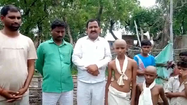 औरंगाबाद:मृतक के परिजनों से मिले समाजसेवी मुआवजे की मांग।
#व्रजपात #मौत