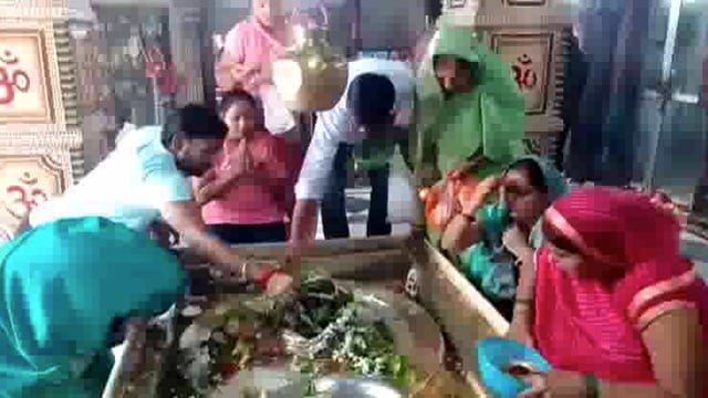 सावन के तीसरे सोमवार को शिवालयों में उमड़ी शिव भक्तों का जनसैलाब
