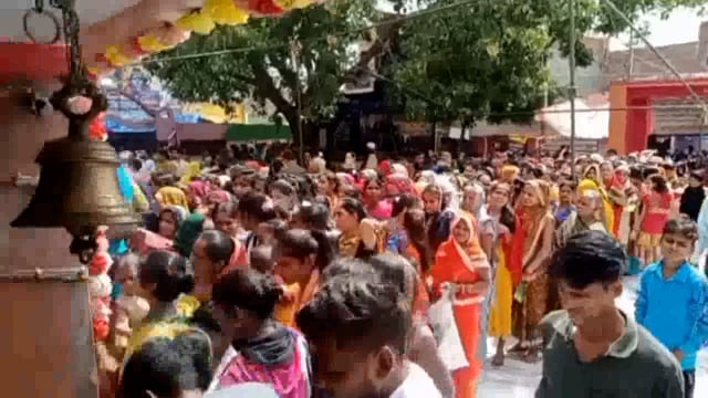 सावन के तीसरे सोमवार को श्रद्धालुओं का उमड़ा जनसैलाब हजारों भक्तों ने किया सिद्धेश्वर महादेव मंदिर में जलाभिषेक