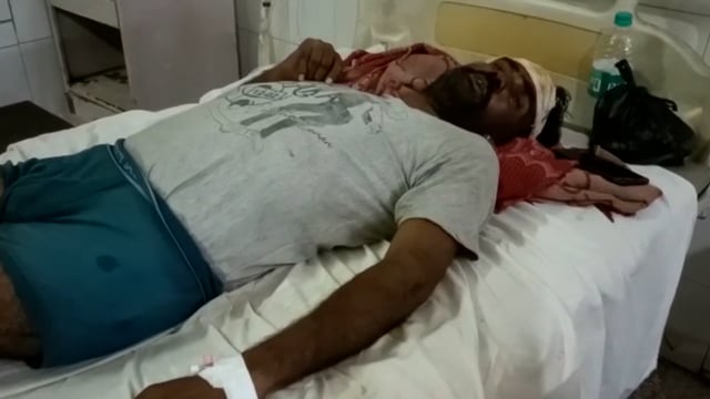 आसान ख पुरवा के पास वेदर पैदल जा रहे व्यक्ति को मोटरसाइकिल ले मारी टक्कर हालत गंभीर