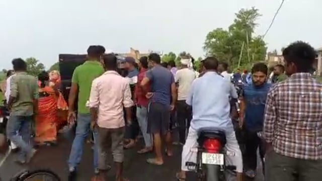 नवाबगंज: कोल्हमपुर इमाम में अनियंत्रित मोटरसाइकिल सवार बिजली के खंभे से टकराकर हुआ गंभीर रूप से घायल जिला अस्पताल रिफर