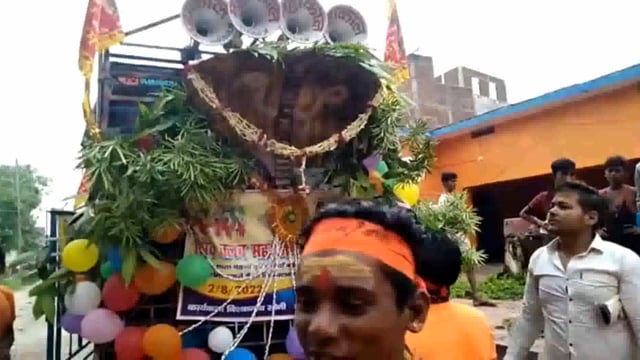 श्रद्धालुओं ने नाग पंचमी के अवसर पर किया नाग देवता का पूजन।