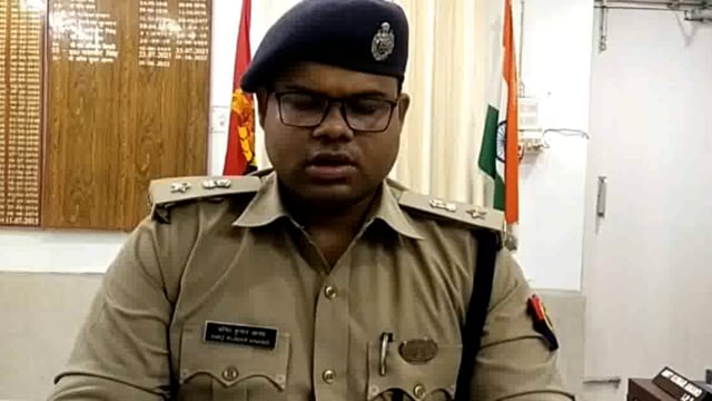 कठेला थाना तैनात प्रभारी निरीक्षक सौदागर राय सहित दो आरक्षियों को पुलिस अधीक्षक अमित आनंद ने किया निलंबित।