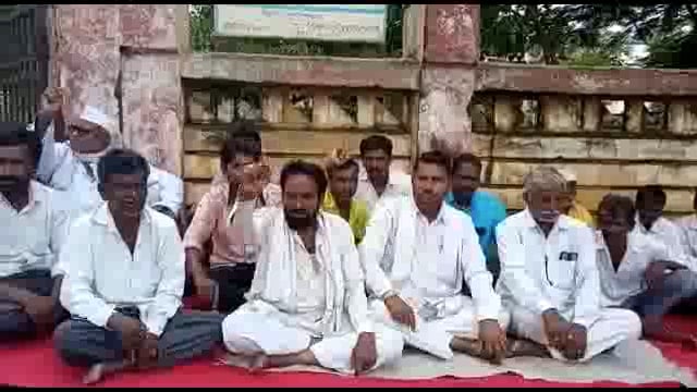 दुय्यम निबंधक कार्यालयातील सावळा गोंधळ थांबवावा,बहुजन विकास अभियानाचे तहसील कार्यालयासमोर आंदोलन