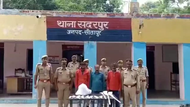 सदरपुर पुलिस ने शस्त्र फैक्ट्री का भण्डाफोड़ किया 09 निर्मित/अर्द्धनिर्मित अवैध शस्त्र सहित 03 अपराधी गिरफ्तार किए
