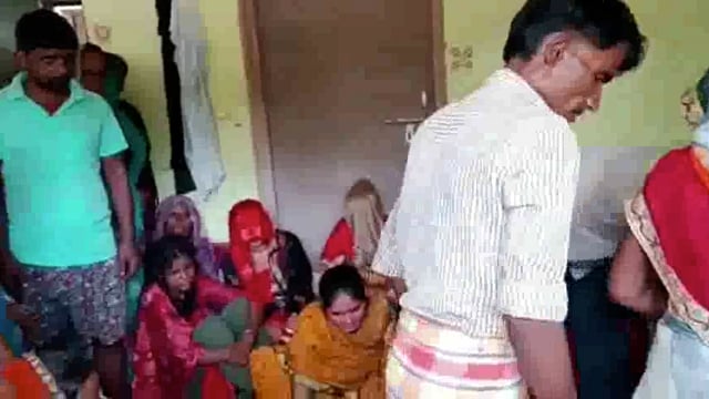 रसूलपुर गांव में आवारा सांडो की लड़ाई में एक बृद्ध की मौत , परिवार में मचा कोहराम ,मौके पर पहुंची पुलिस ।