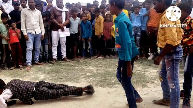 नन्हे-मुन्ने बच्चों की प्रतिभा से दर्शकों में खुशी ग्राम प्रधान गयासिंह कछवाह ने बच्चों के उज्जवल भविष्य की कामना 