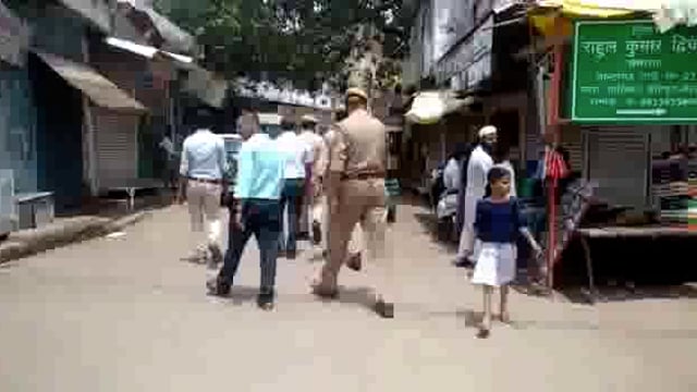 साप्ताहिक बंदी के उल्लंघन पर किए गए चालान