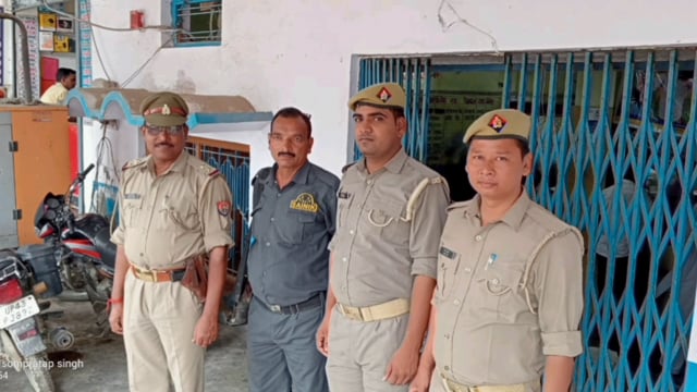 तरबगंज: पकड़ी स्थित इंडियन बैंक चौकी  ने किया निरीक्षण