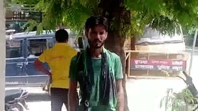 नगला बलवंता निवासी एक युवक से नटराज पेंसिल पैकिंग के नाम पर पैसे ठगे