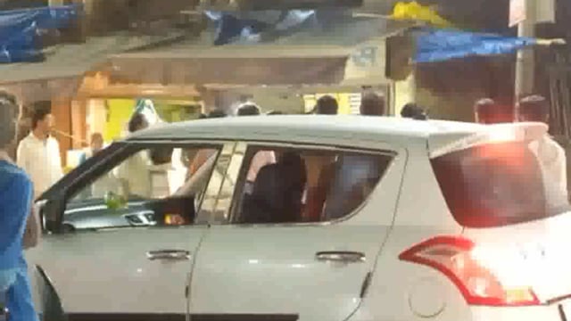 एटा। दो व्यक्तियों के मध्य मारपीट का वीडियो हुआ सोशल मीडिया पर वायरल।