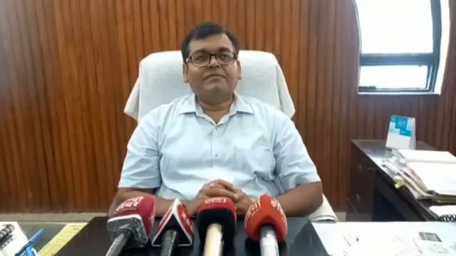 आजादी के अमृत महोत्सव को लेकर जिले के लगभग 3.66 लाख बच्चों के घर पर फहरेगा तिरंगा इटवा में DM संजीव रंजन