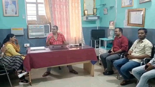 औरंगाबाद -रफीगंज समुदायिक स्वास्थ्य केंद्र में वैक्सीनेशन महा अभियान को लेकर किया गया बैठक।