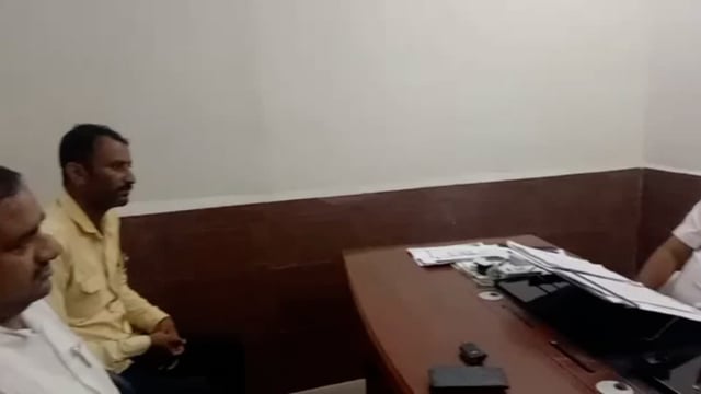 कान्हा गौशाला में हो रही गायों की मौतों को लेकर बजरंग दल के कार्यकर्ताओं ने डलमऊ उप जिलाधिकारी को सौंपा ज्ञापन