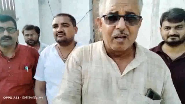 डलमऊ कान्हा गौशाला में हुई गायों की मौतों को लेकर बजरंग दल के प्रदेश उपाध्यक्ष व महासचिव ने कान्हा गौशाला का किया निरीक्