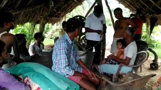 वजीरगंज : बजाज चीनी मिला के सीडीओ ने किसानों के गन्ने की फसल में लग रहे रहस्यमई रोगों से बचाव के लिए दी जानकारी