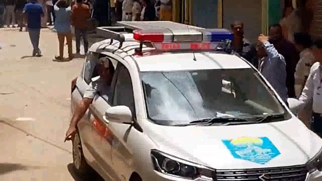 नालंदा: गांधी मैदान चुन्नीलाल मेगा मार्ट के उद्घाटन के मौके पर बिहारशरीफ पहुंची बॉलीवुड की आइटम गर्ल सपना चौधरी।