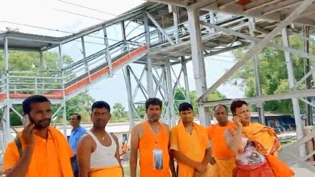 शिवभक्त बाबा बैजनाथ धाम के लिए हुए रवाना