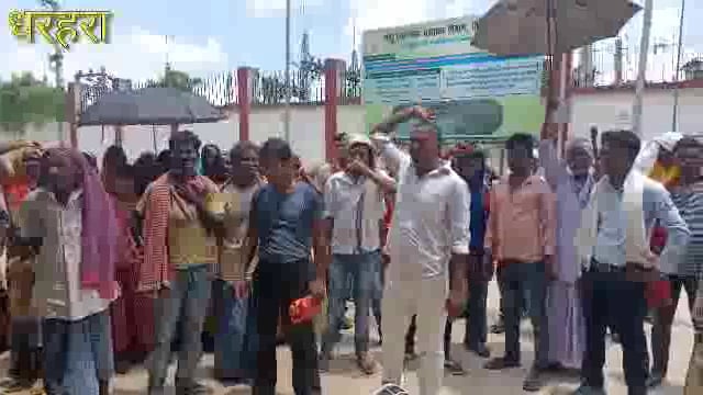  लाभ से वंचित ग्रामीणो ने प्रखंड मुख्यालय मे किया धरना-प्रदर्शन

अमारी पंचायत के वार्ड संख्या 10 