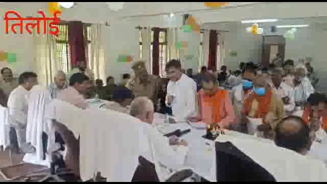 उत्तर प्रदेश सरकार के स्वास्थ्य राज्यमंत्री राजा मक्केश्वर शरण सिंह पहुंचे अपनी विधानसभा की तहसील सुनी जनता की फरियाद