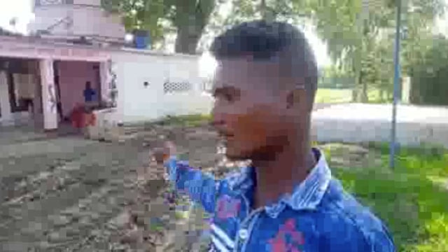 चुनार मिर्जापुर: सड़क निर्माण की मांग को लेकर ग्रामीणों द्वारा प्रदर्शन