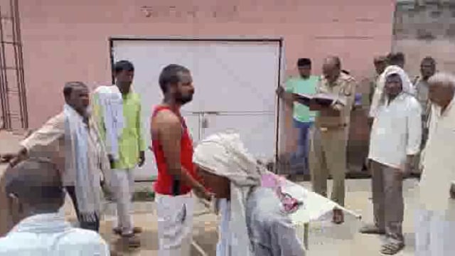 तेज रफ्तार ट्रकों की टक्कर में ट्रक ड्राइवर की मौके पर दर्दनाक मौत