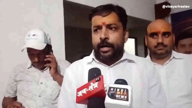 बीएसपी सांसद अतुल राय के दुष्कर्म मामले में बरी होने पर कार्यकर्ताओं ने मनाई खुशी