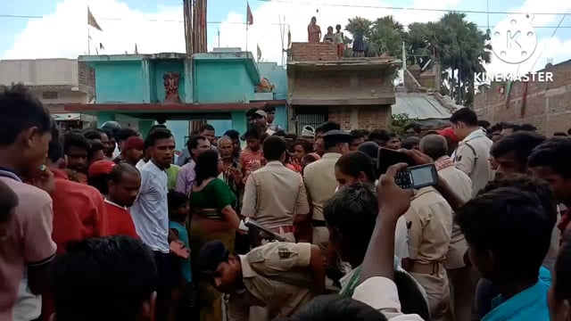 पानी के लिए मचा हाहाकार, सड़क पर उतर ग्रामीण किया सड़क जाम