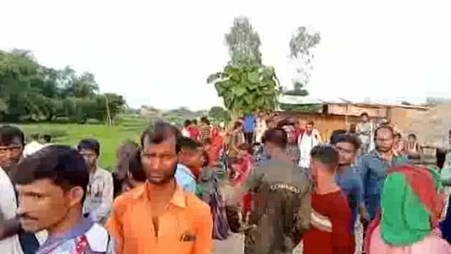 चुनार मिर्जापुर: अनियंत्रित होकर नहर में पलटी ट्रैक्टर चालक की मौत