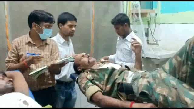 नशेड़ी ई रिक्शा चालक ने उत्पाद विभाग कर्मी को मारा टक्कर, तीन जख्मी