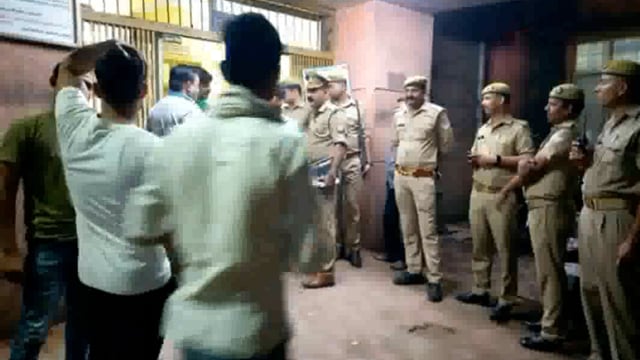 एटा। दो अलग अलग सड़क हादसों में एक कांवड़िए की मौत, दो घायल।