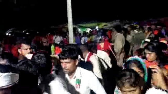 लगा शिव भक्तों का कांवरिया लगे जल चढ़ाने को भारी संख्या में भक्तों ने चढ़ाया भोलेनाथ को जल