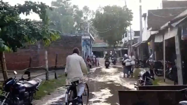 तरबगंज: हल्की सी बरसात में हो जाता है जलभराव देखिए रिपोर्ट