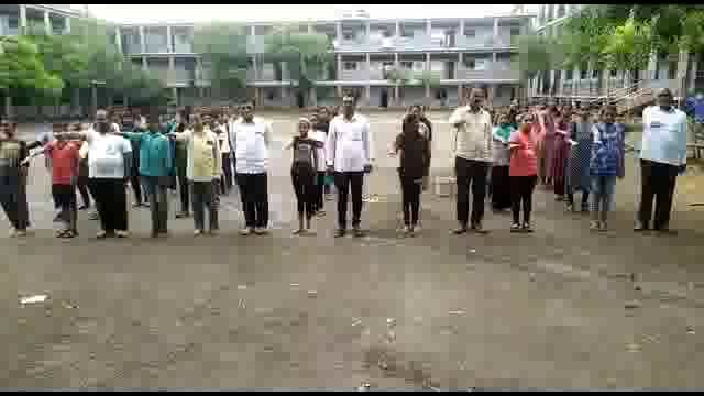 विद्यावर्धनी हायस्कूल येथे क्रांती दिन साजरा,विध्यार्थ्यांना दिली स्वच्छतेची शपथ