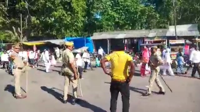 नवाबगंज क्षेत्र के कई जगहों पर निकाला गया मोहर्रम के दसवें दिन जुलूस सुरक्षा के रहे कड़े इंतजाम