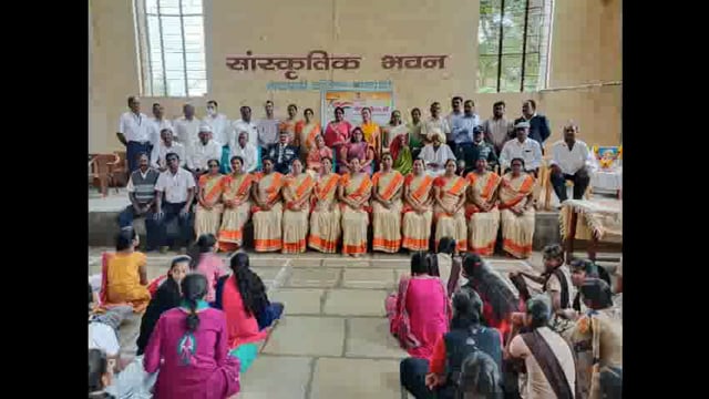 आटपाडी येथील वत्सलादेवी देसाई गर्ल्स हायस्कूलमध्ये वीरमाता, वीरपत्नी, माजी सैनिकांचा सत्कार

