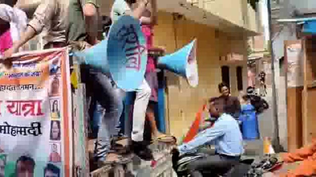 लखीमपुर खीरी (यूपी) विधायक लोकेंद्र प्रताप सिंह ने मोहम्मदी नगर में निकाली तिरंगा रैली