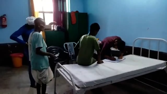 तरबगंज सामुदायिक स्वास्थ्य केंद्र पर स्वास्थ्य विभाग दे शिविर लगाकर बाकी लोगों को कोराना से बचाव हेतु लगाया  बूस्टर डोज 