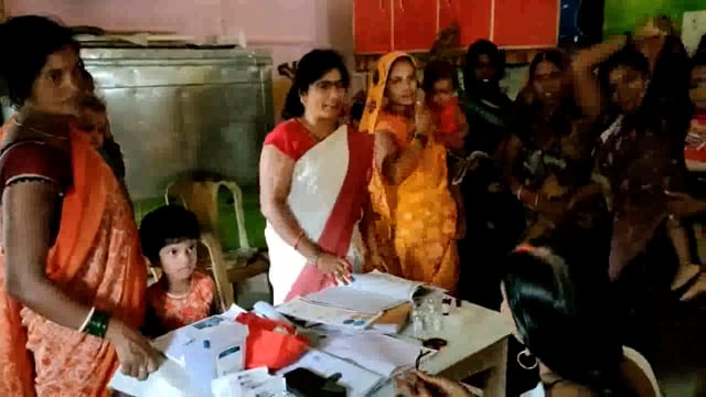 आंगनबाड़ी केंद्रों पर किया गया मासिक टीकाकरण का आयोजन